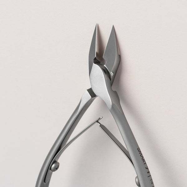 PINCE À ONGLES