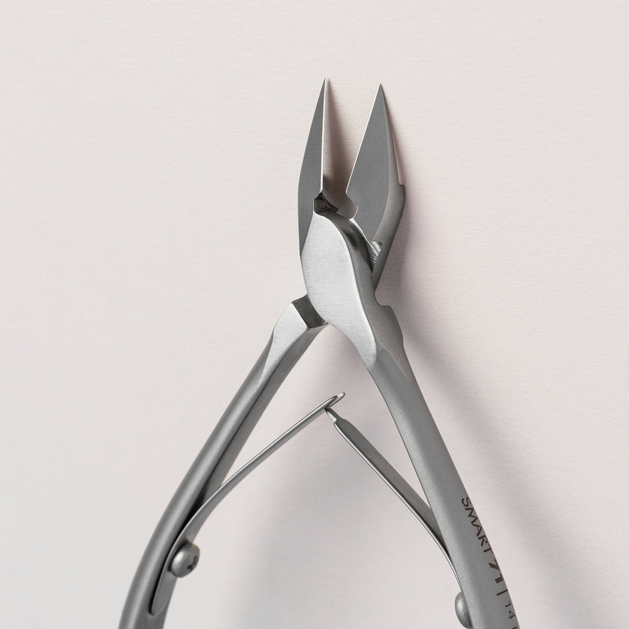 PINCE À ONGLES
